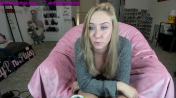 Pr3ttyp1nkpussy  16-08-2021 footjob Female